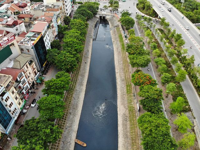 ha noi: may lam sach song to lich duoc dua len bo bao duong hinh anh 1