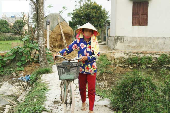 Những hình ảnh khắc khổ của mẹ ca sĩ Châu Việt Cường trước khi bị tàu hỏa đâm tử vong-7