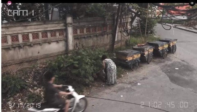 Nam thanh niên giở trò sàm sỡ với cô gái mặc váy và điếng người khi biết danh tính  - Ảnh 2.