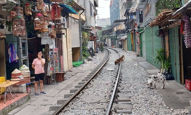 Hà Nội: Chính thức “đóng cửa” xóm cà phê đường tàu Phùng Hưng - 4