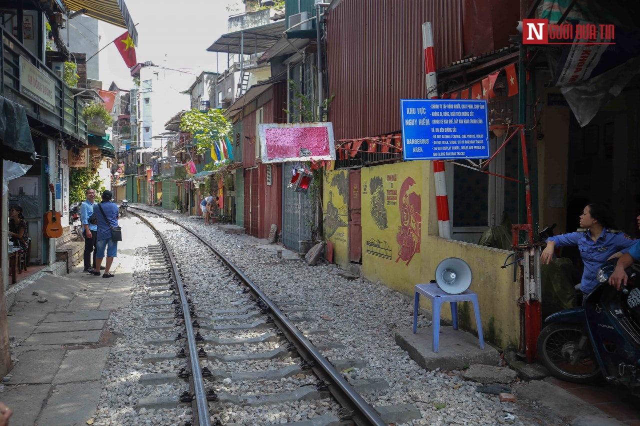 chum-anh-pho-duong-tau-sau-1-ngay-bi-ap-dat-lenh-camhuuthang-13