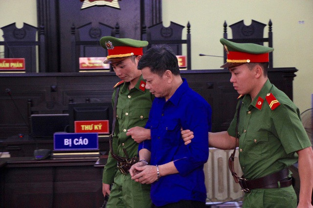 Cựu Phó Giám đốc Sở GDĐT cùng 7 bị cáo hầu toà vụ gian lận thi cử ở Sơn La - 4