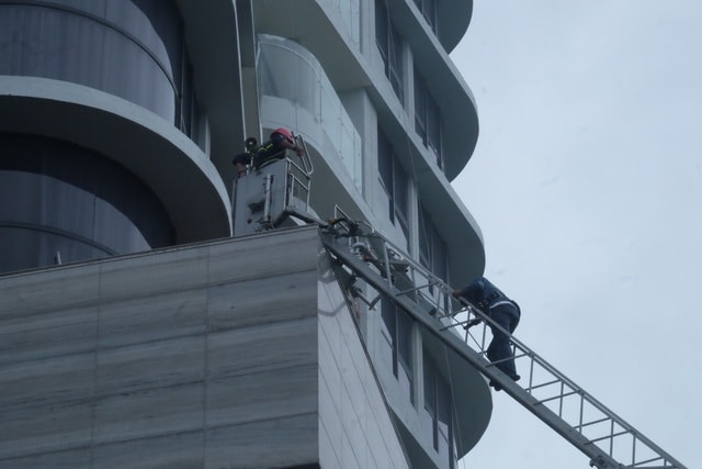 Trực thăng tham gia diễn tập phòng cháy chữa cháy ở Đà Nẵng - 8