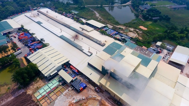 Cận cảnh kho chứa dầu thải của công ty gốm sứ Thanh Hà - 2