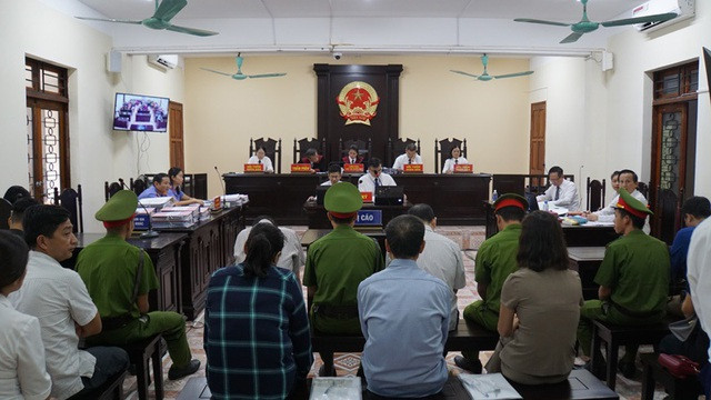 Xử vụ gian lận điểm thi ở Hà Giang: Bị cáo khởi xướng nâng điểm lĩnh 8 năm tù - 5