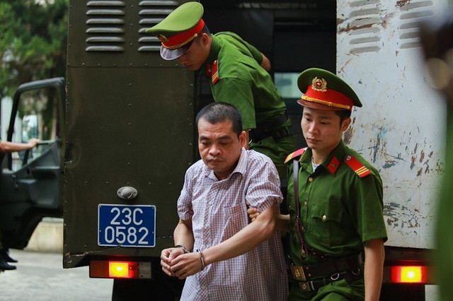 Xử vụ gian lận điểm thi ở Hà Giang: Bị cáo khởi xướng nâng điểm lĩnh 8 năm tù - 4
