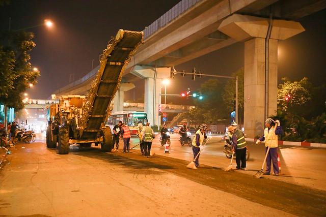 Hà Nội: Xuyên đêm sửa chữa, vá lại mặt đường Nguyễn Trãi - 10