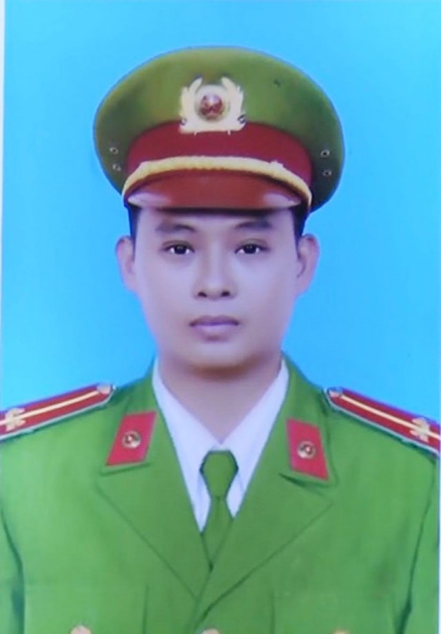 Thăng cấp bậc hàm cho cảnh sát tử vong khi truy bắt tội phạm - 1