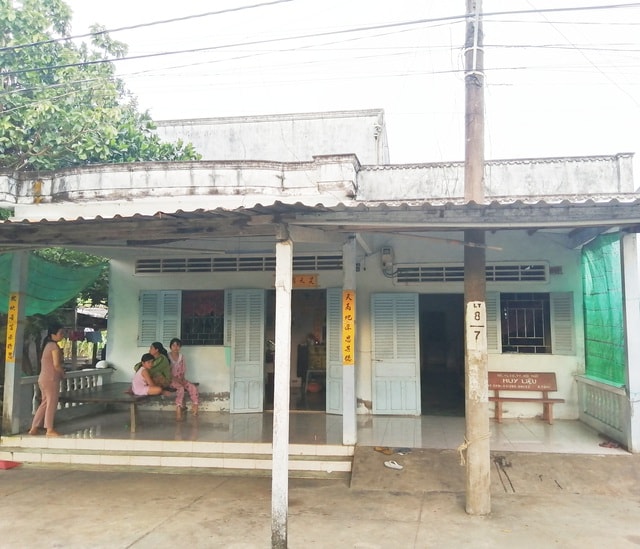 Cô gái nghẹn ngào mượn nhà lập bàn thờ cho cha - 5