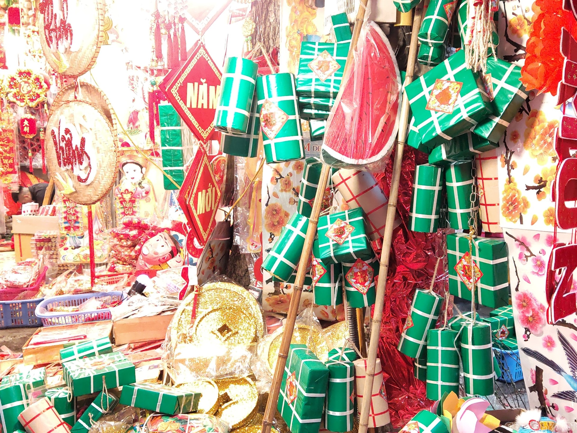 Phố Hàng Mã rực rỡ sắc màu đón Tết Nguyên đán 2020