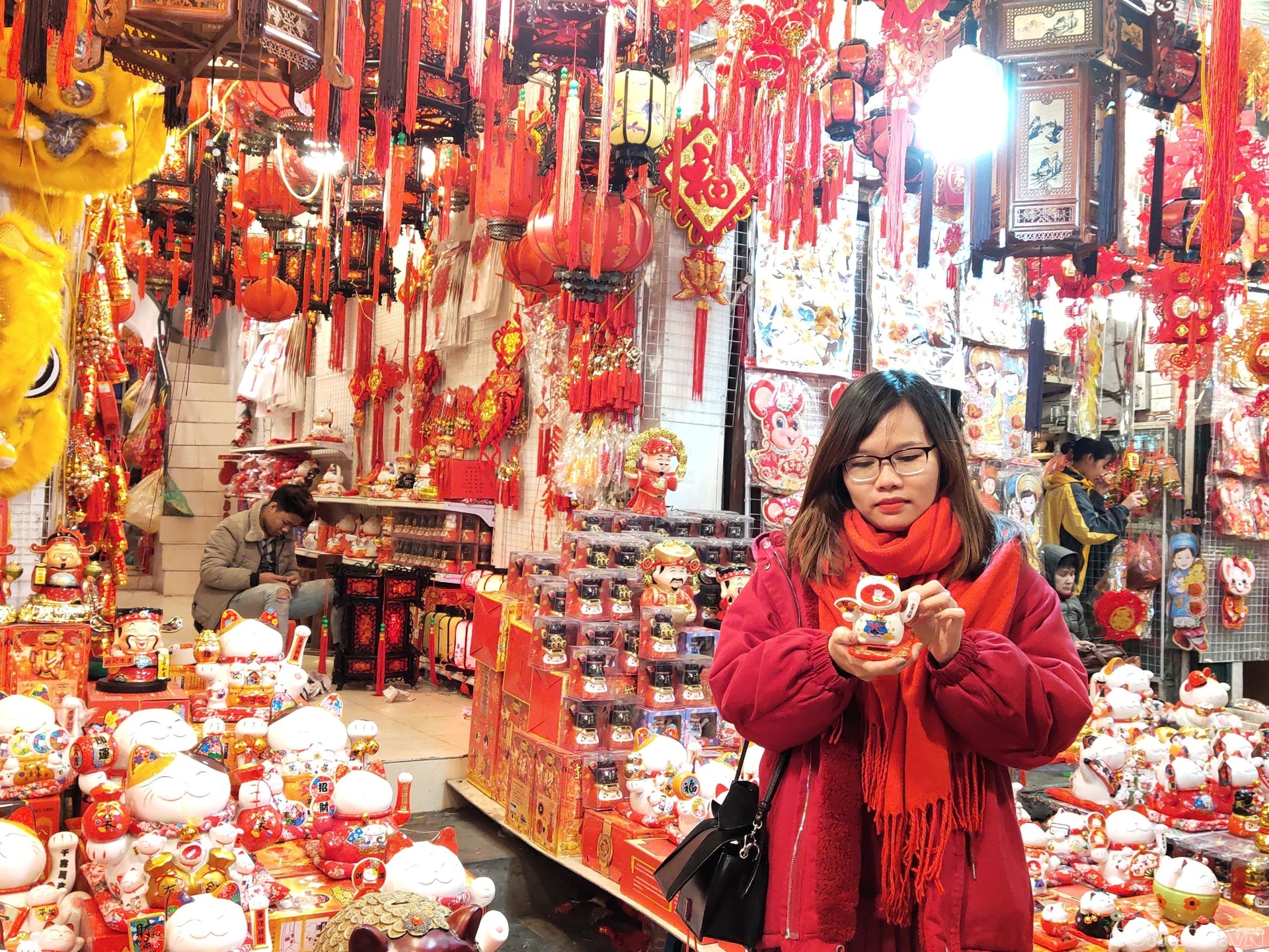 Phố Hàng Mã rực rỡ sắc màu đón Tết Nguyên đán 2020