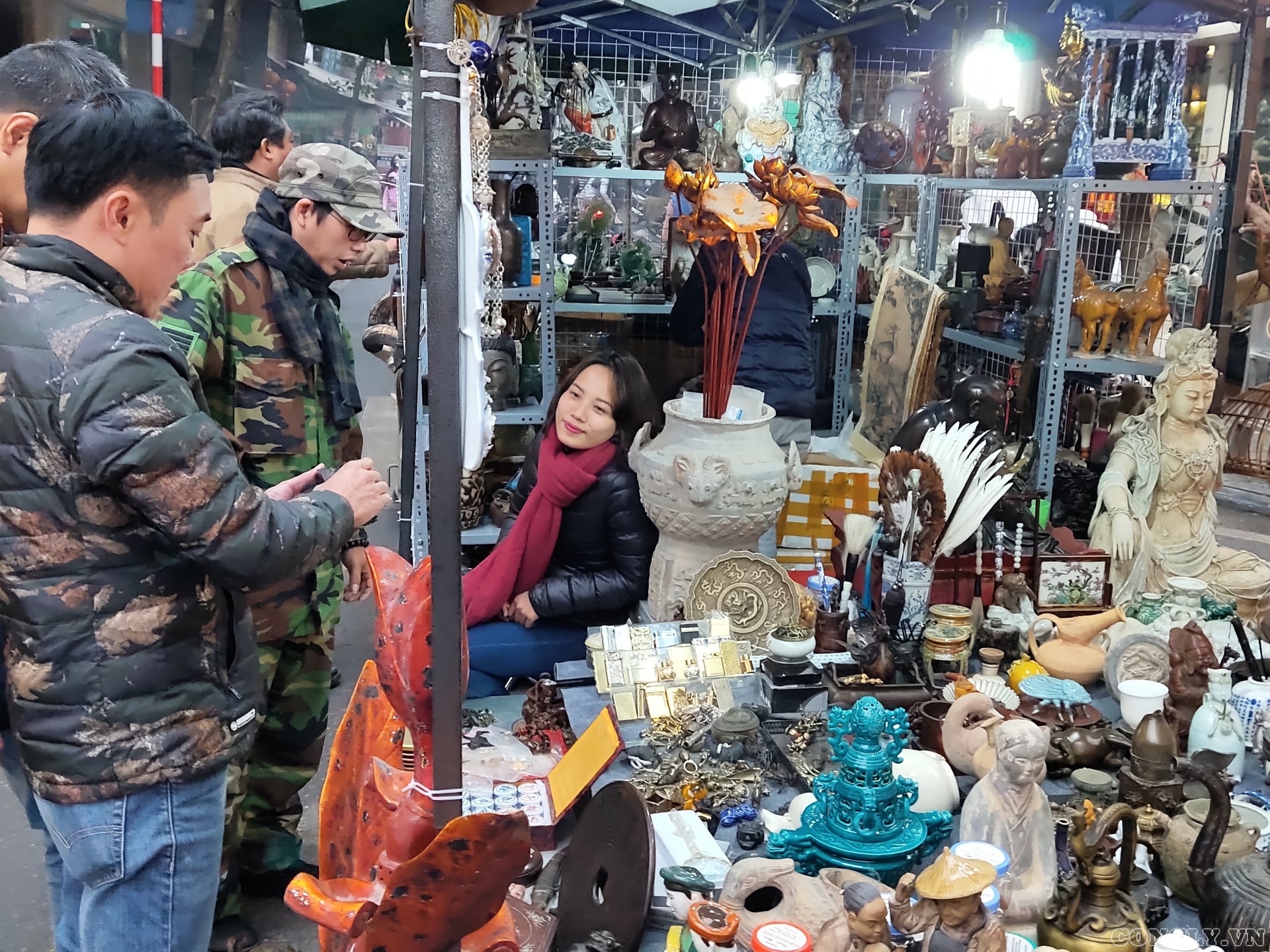 Phố Hàng Mã rực rỡ sắc màu đón Tết Nguyên đán 2020