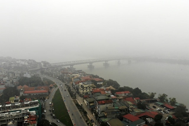 Cầu Long Biên và Chương Dương lẩn khuất trong mây mù dày đặc suốt 2 ngày - 4