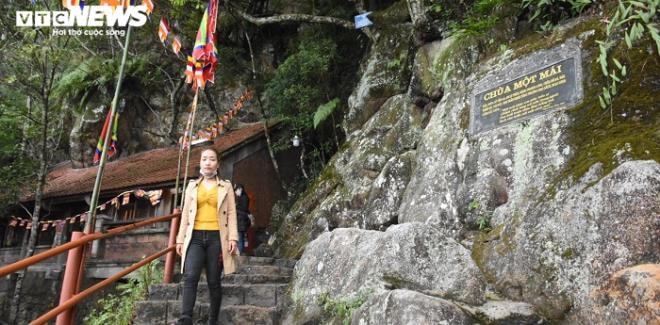 Chùa Yên Tử vắng như 'chùa Bà Đanh' trong ngày đầu năm - 12