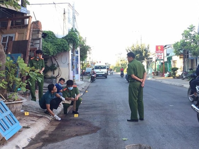 Xem xét tội danh chủ nhà chém chết người truy sát - 1 Xem xét tội danh chủ nhà chém chết người truy sát - 1