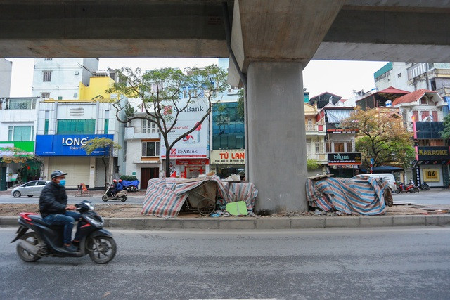 Hành lang đường sắt Cát Linh - Hà Đông thành nơi đổ rác - 11