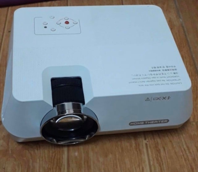 Rạp phim đóng cửa, giới trẻ đổ xô đi mua máy chiếu trong mùa dịch Covid-19 - 2