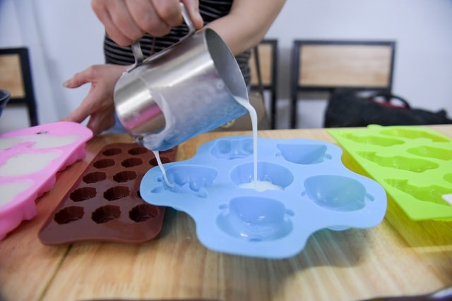Gặp người nấu hàng trăm suất ăn miễn phí gửi y, bác sĩ chống dịch Covid-19 - 11