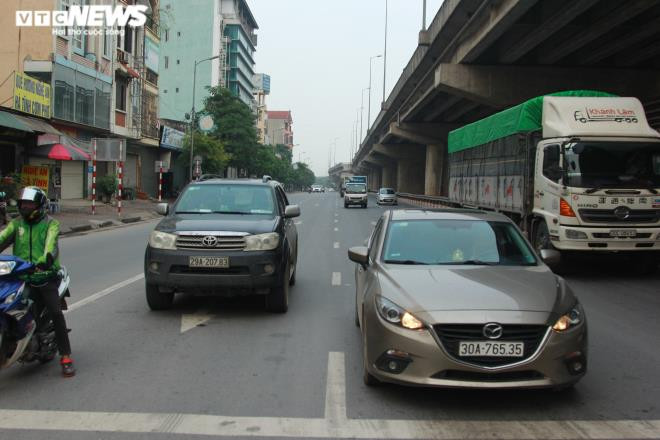 Phố phường thông thoáng, dân vẫn lái xe bát nháo, bất tuân luật giao thông - 2