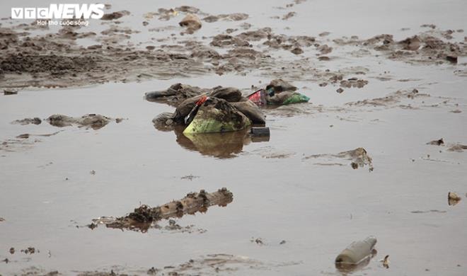 Rác thải 'bức tử' bãi tắm Đồ Sơn trong dịp nghỉ lễ 30/4-1/5 - 6