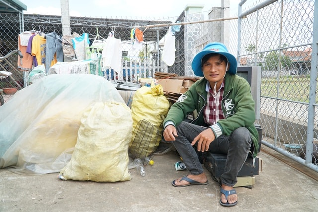 Cuộc sống vô cùng bất ngờ của anh ve chai trả lại hơn 230 triệu đồng - 2