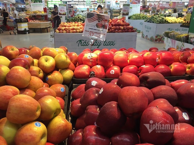 Trái cây Mỹ, Úc siêu rẻ, giá mấy chục ngàn đồng mỗi kg bày bán la liệt - 2