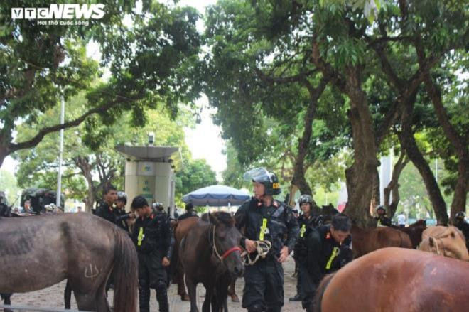 Ảnh: Cảnh sát cơ động Kỵ binh diễu hành trước Lăng Bác và nhà Quốc hội - 15
