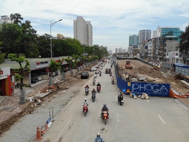 Hà Nội: Lắp camera, bọc sắt bảo vệ 34 cây sưa đỏ “đắt hơn vàng” - 1