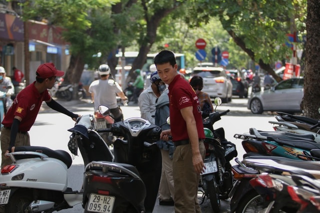 Hà Nội:  Đổ xô đi bán vàng kiếm lời sau khi vàng tăng cao kỷ lục - 14