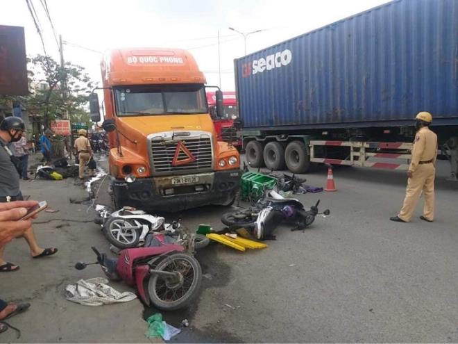 Tài xế container vi phạm nồng độ cồn, đâm loạt xe máy khiến 6 người bị thương  - Ảnh 1.