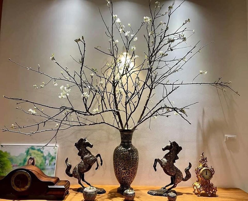 Bán 2.000 cành hoa rừng Tây Bắc, dân buôn hốt bạc triệu mỗi ngày - Ảnh 3.