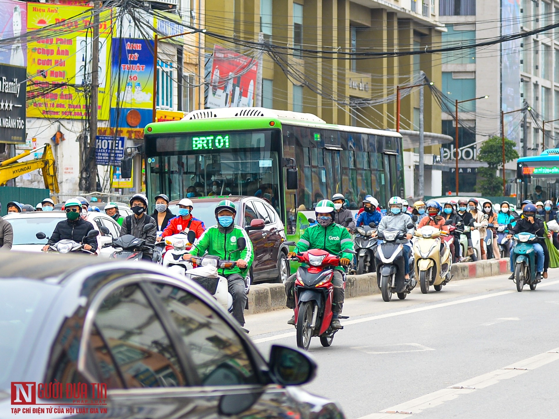 Hà Nội: Nối đuôi nhau đi ngược chiều qua hầm chui đang thi công - Ảnh 8.