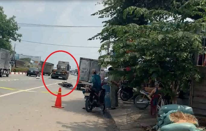 Người phụ nữ đi xe máy bị xe container tông tử vong  - Ảnh 2.