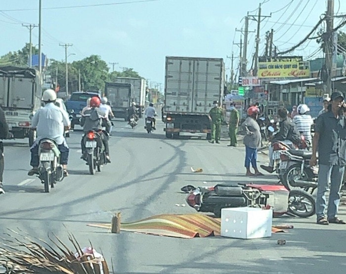 Nhiều vụ tai nạn giao thông nghiêm trọng xảy ra trong ngày đầu nghỉ lễ 30/4 - Ảnh 2.