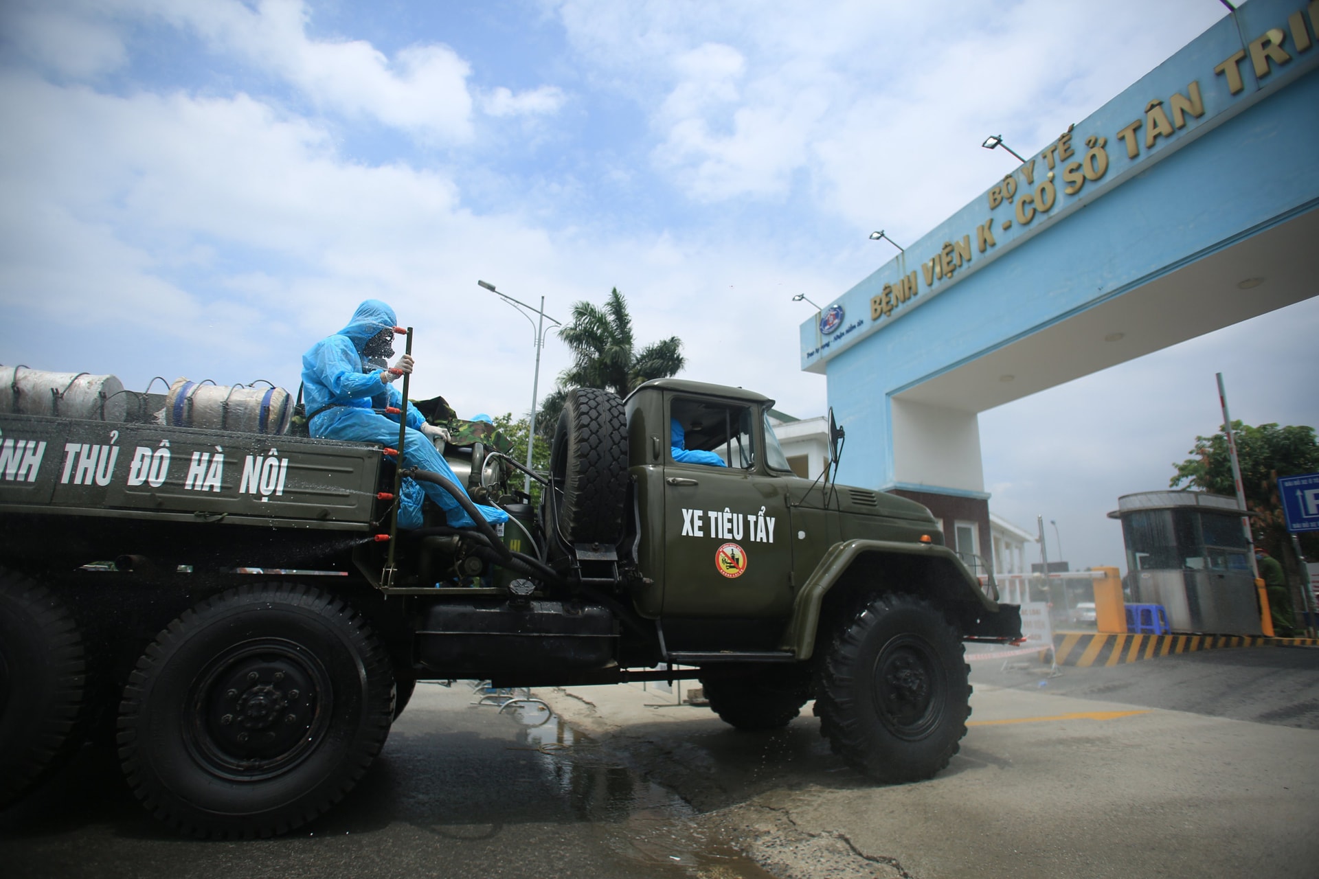 Bộ Tư lệnh Thủ đô, Binh chủng Hóa học tham gia khử khuẩn toàn bộ Bệnh viện K - Ảnh 17.