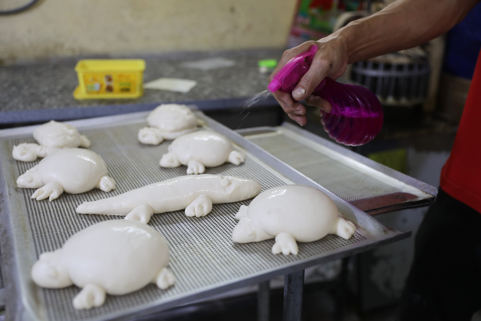 banh mi ca sau,  banh mi hinh thu,  Phan Thanh Phuoc,  banh mi,  binh tan anh 3