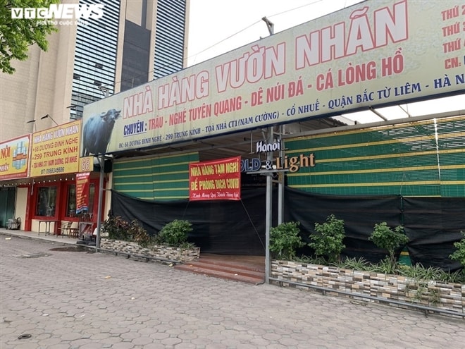 Cận cảnh loạt quán bia lớn ở Hà Nội 'vườn không nhà trống' giữa mùa hốt bạc - Ảnh 9.