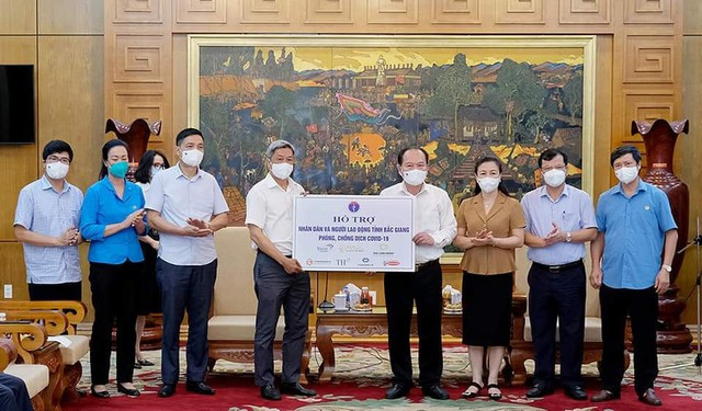 Bộ Y trưởng Bộ Y tế kêu gọi cả nước trợ giúp Bắc Ninh, Bắc Giang chống dịch COVID-19 - Ảnh 4.