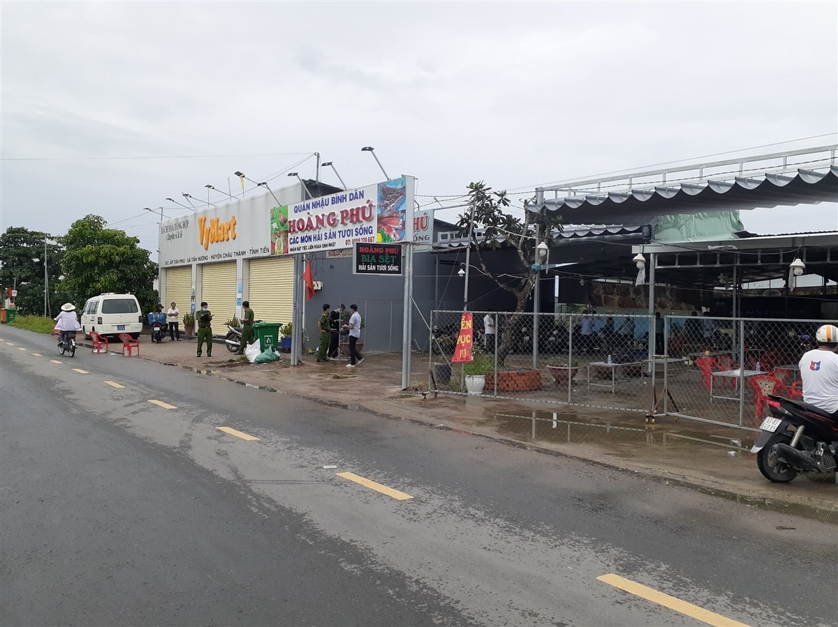 Mâu thuẫn tại quán nhậu, hai anh em bị đâm thương vong - Ảnh 1.