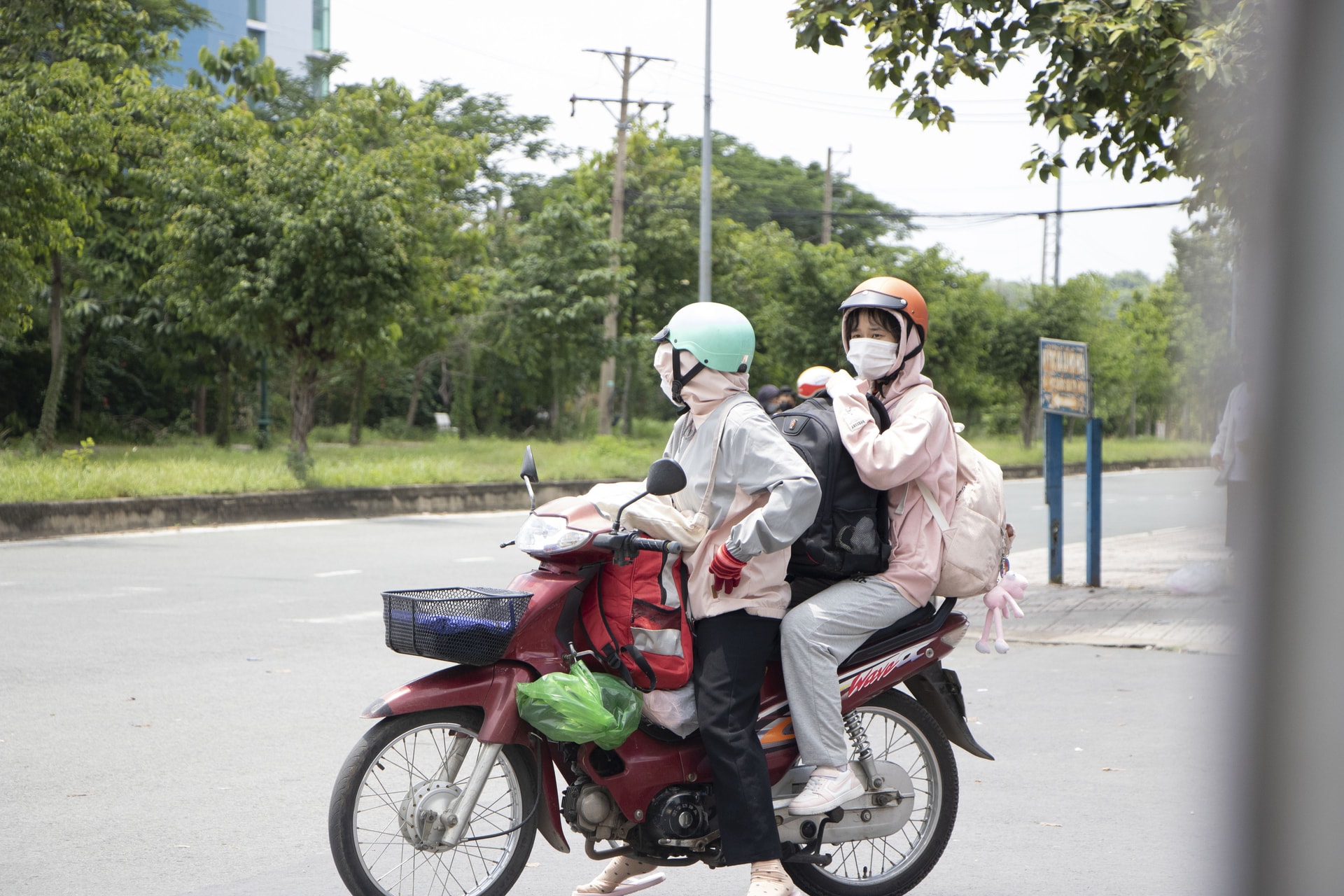 Ký túc xá Đại học Quốc gia TP.HCM chuẩn bị thành khu cách ly tập trung: Sinh viên bắt đầu rời đi - Ảnh 4.