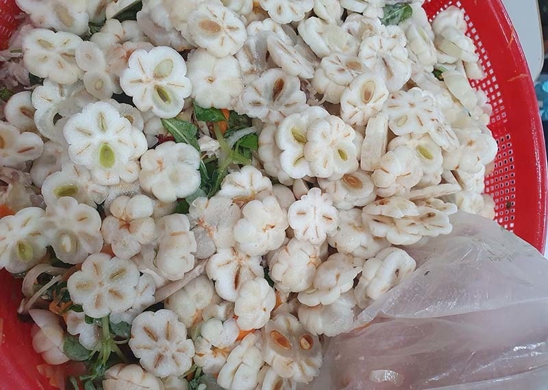 Đặc sản nộm măng cụt xanh, bay ra Hà Nội giá chát vẫn tranh nhau mua - Ảnh 2. Đặc sản nộm măng cụt xanh, bay ra Hà Nội giá chát vẫn tranh nhau mua - Ảnh 2.