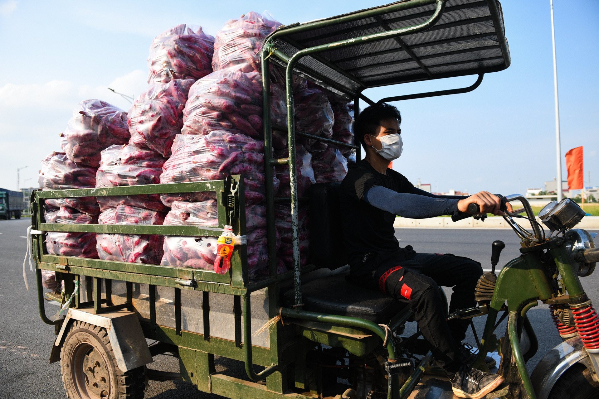 Xe nông sản ùn tắc ở địa phận TP Bắc Ninh - Ảnh 7.