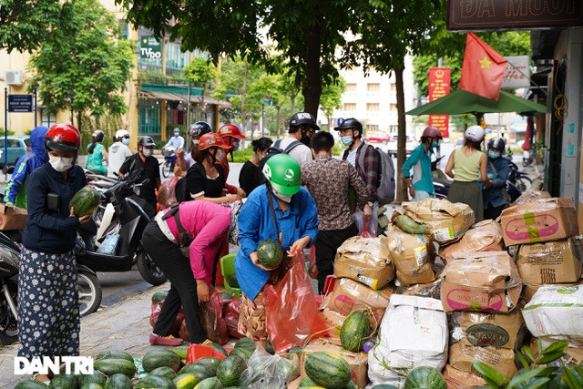 Người dân Hà Nội chung tay giải cứu hàng chục tấn nông sản Bắc Giang - Ảnh 6.