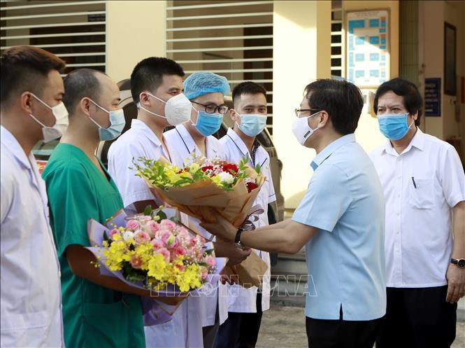 Hình ảnh các y, bác sĩ Vĩnh Phúc lên đường hỗ trợ Bắc Giang, Bắc Ninh - Ảnh 4.