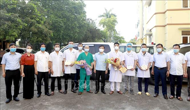 Hình ảnh các y, bác sĩ Vĩnh Phúc lên đường hỗ trợ Bắc Giang, Bắc Ninh - Ảnh 6.