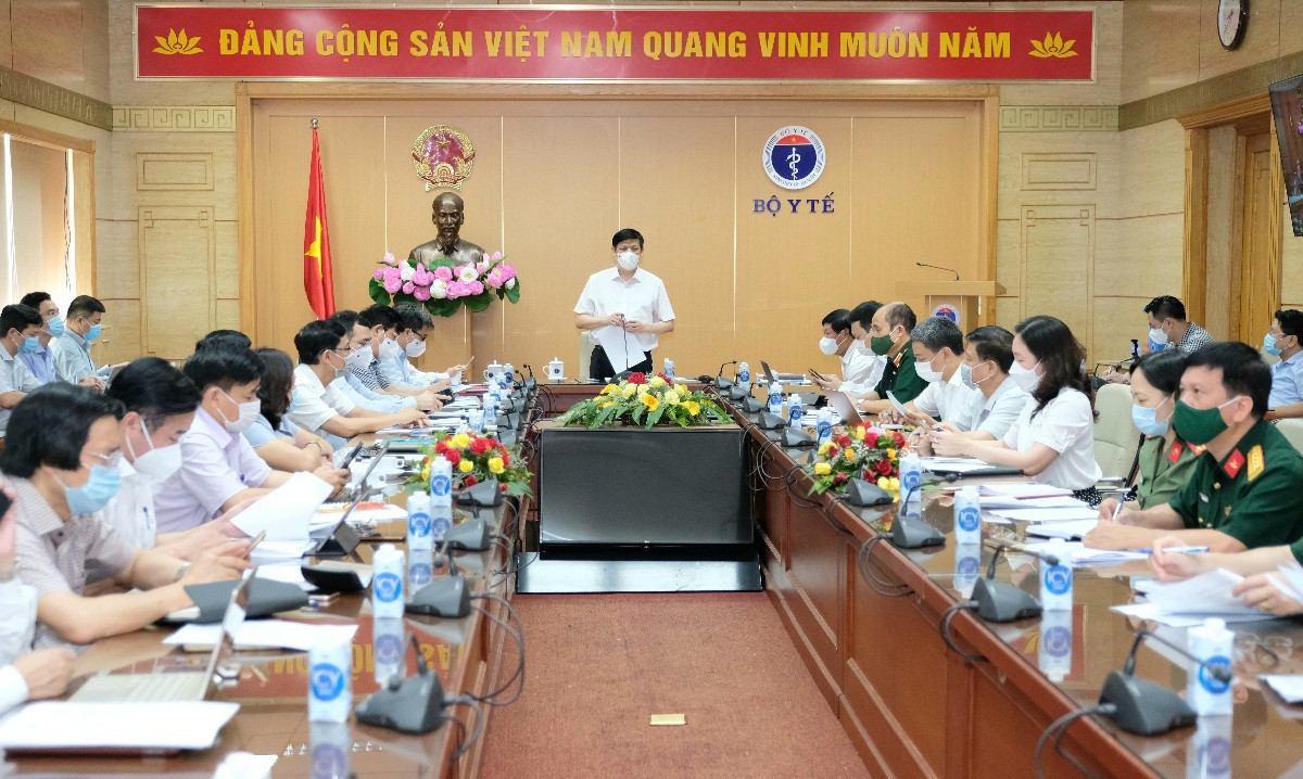 Bộ trưởng Bộ Y tế: Dự kiến sẽ có 8 triệu liều vắc xin COVID-19 về Việt Nam trong tháng 7/2021 - Ảnh 2.