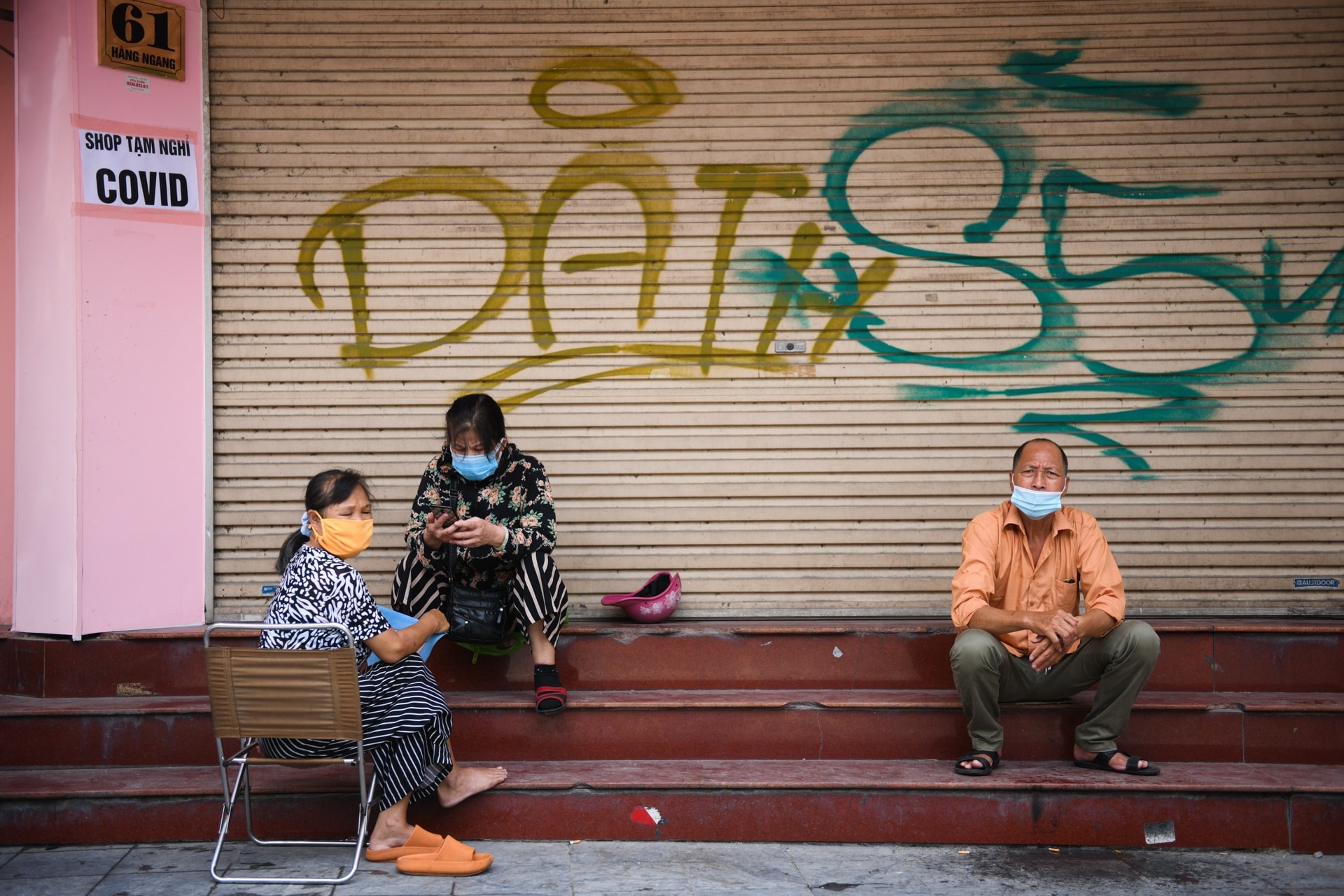 Hàng loạt nhà phố cổ Hà Nội treo biển cho thuê, bán nhà - Ảnh 10.