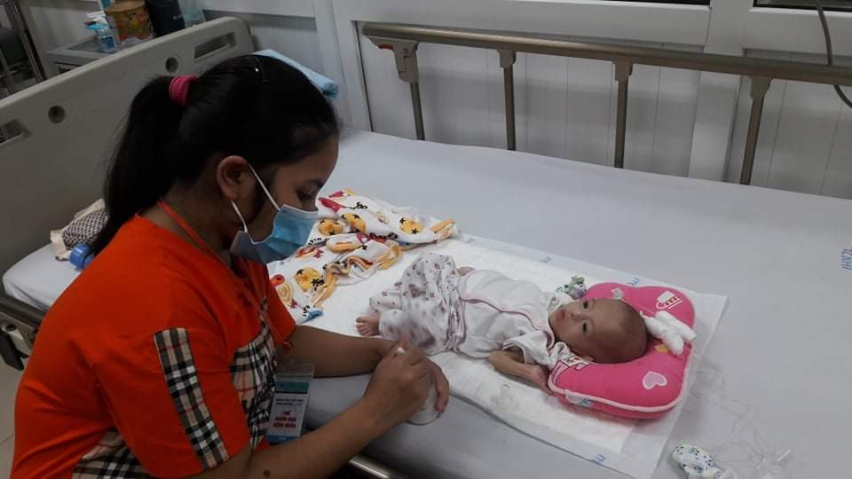 Xin hãy cứu sự sống của bé 5 tháng tuổi đang đau đớn vì bệnh tắc ruột bẩm sinh - Ảnh 3.
