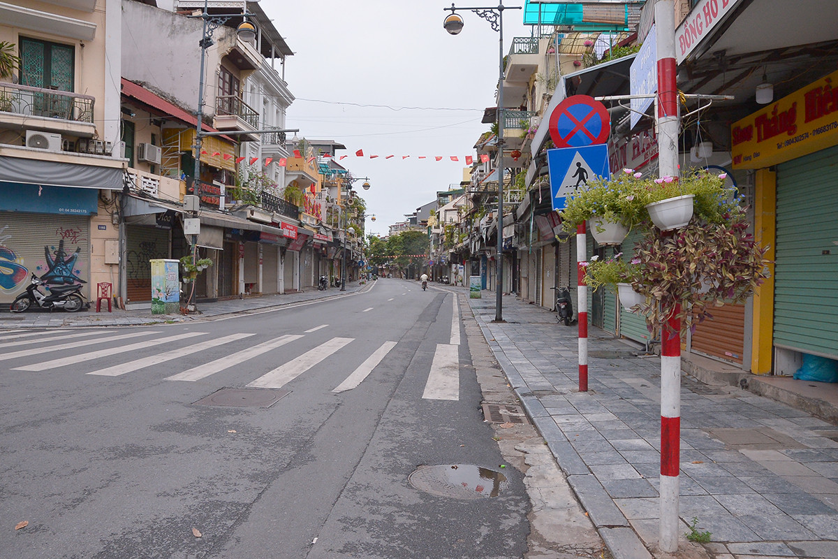 Đường phố Hà Nội ra sao trong  ngày thứ 9 thực hiện giãn cách xã hội - Ảnh 14.