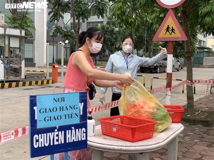 Chung cư Hà Nội đua nhau lập 'vùng xanh', ngăn ngừa COVID-19 - Ảnh 6.